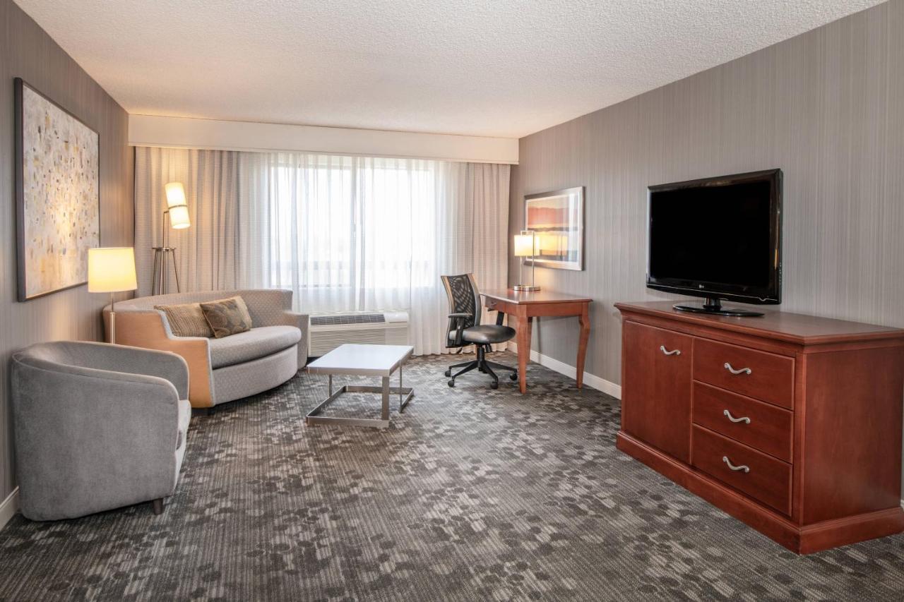 Courtyard By Marriott Newark Silicon Valley Exterior photo