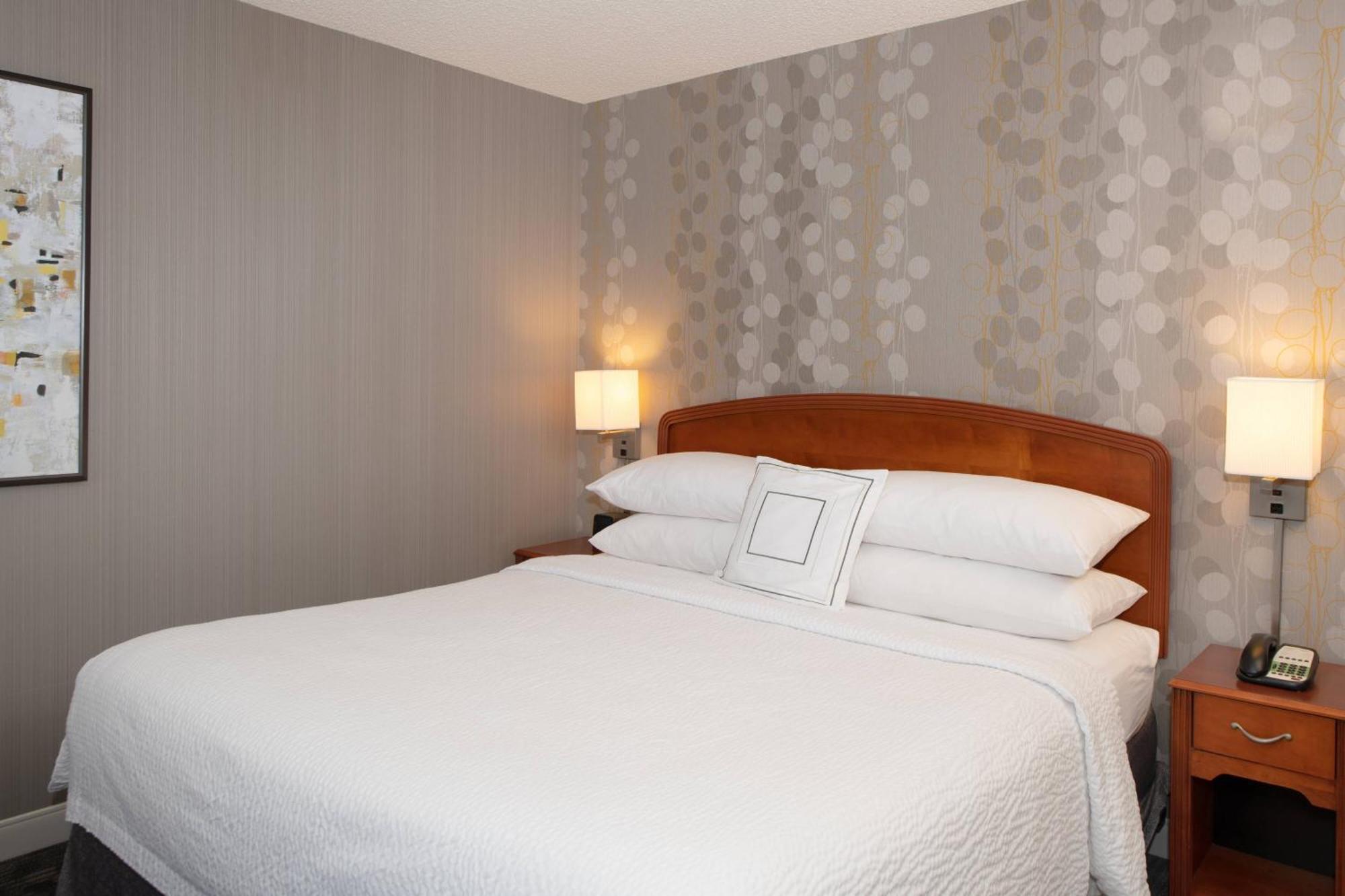Courtyard By Marriott Newark Silicon Valley Exterior photo