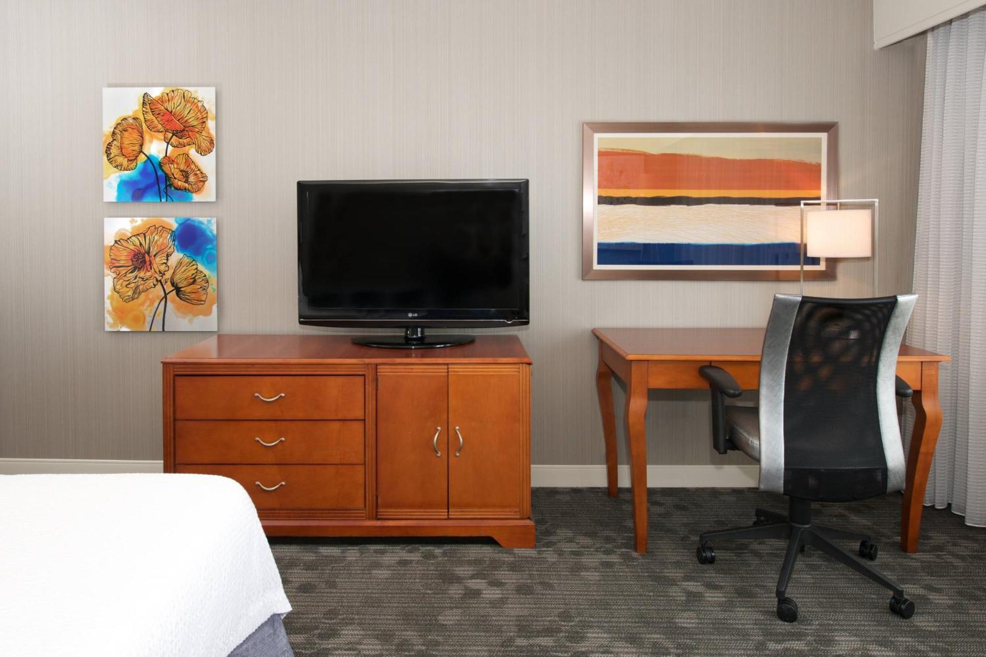 Courtyard By Marriott Newark Silicon Valley Exterior photo