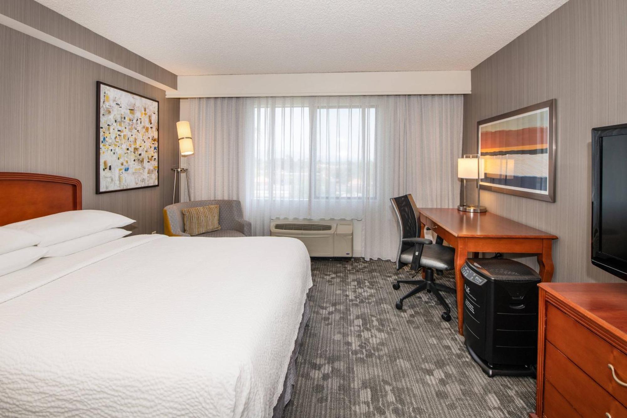Courtyard By Marriott Newark Silicon Valley Exterior photo