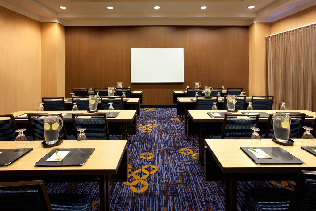 Courtyard By Marriott Newark Silicon Valley Exterior photo